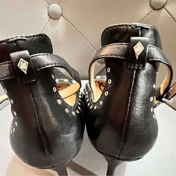 Sam Edelman Sexy Feminine Stiletto Pumps with floral embroidery & gold hardware - Picture 2 of 5